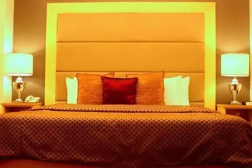 Oyo 456 Festive Hotel Μανίλα
