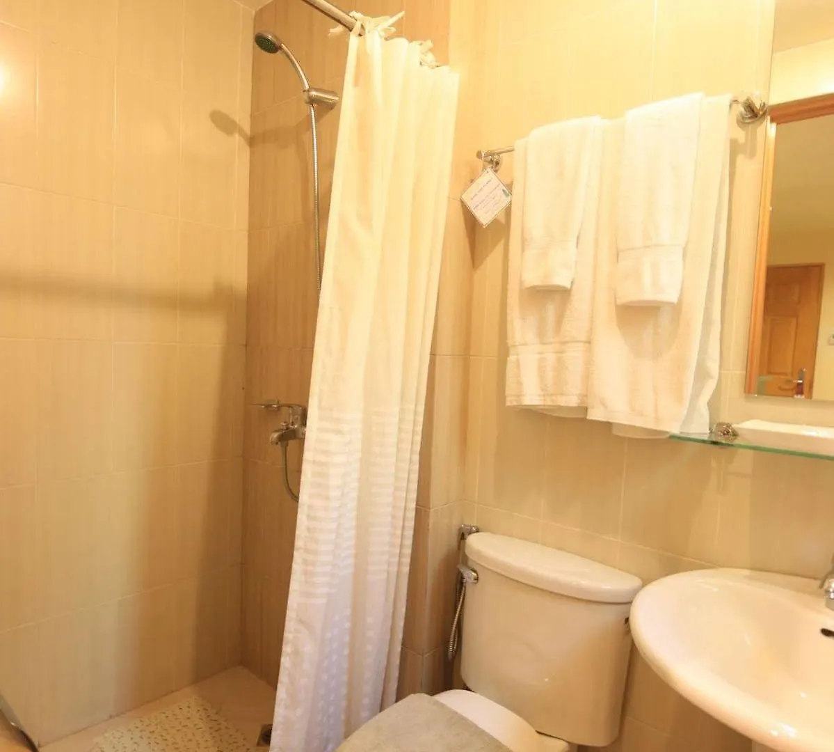Oyo 456 Festive Hotel Manila